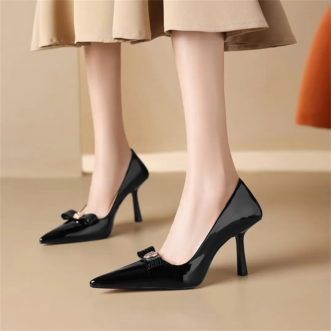 Daring Elevation Leather Pumps