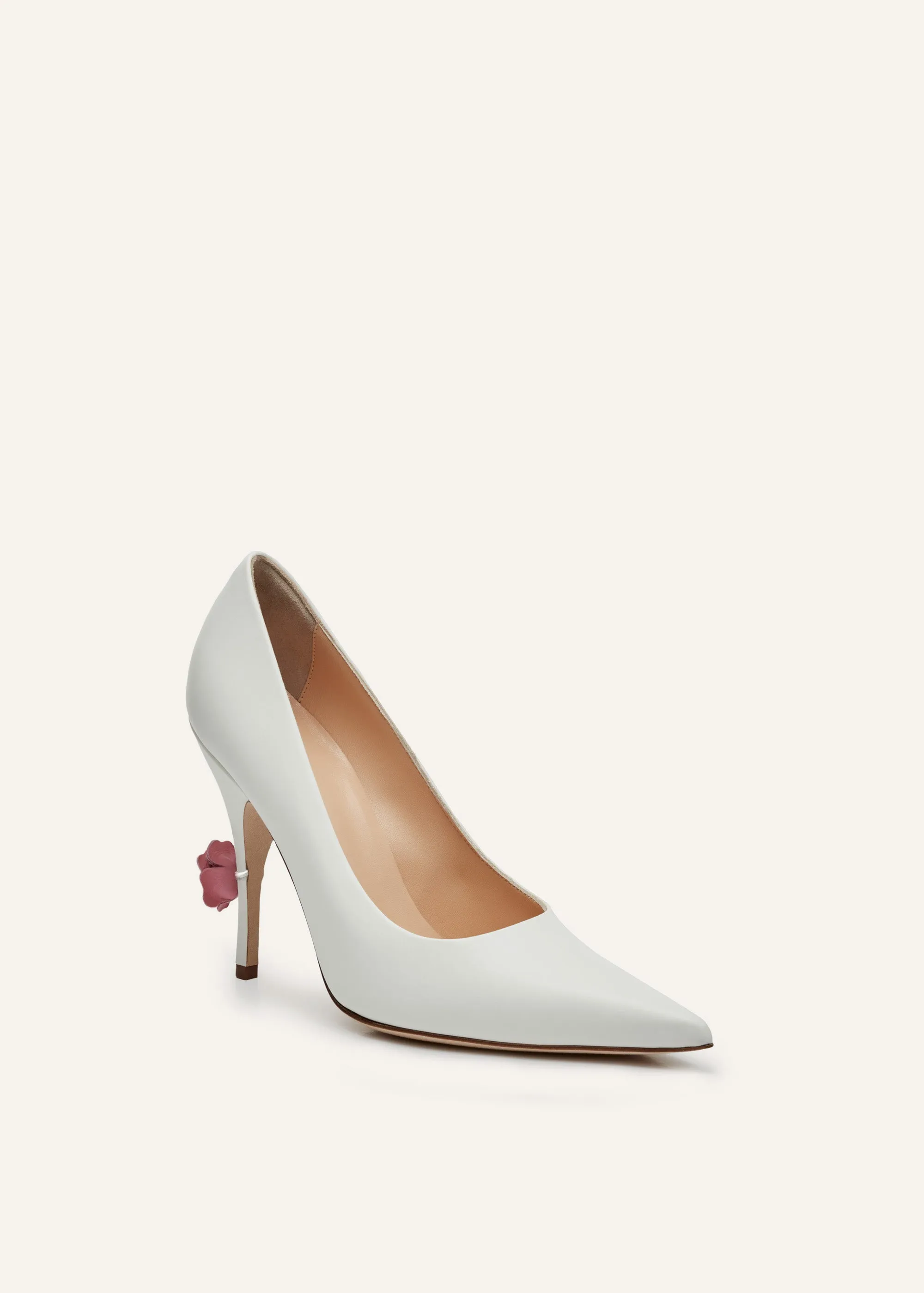 Rose detail pumps in white